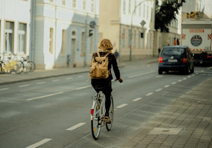 CAMMINARE O USARE LA BICICLETTA